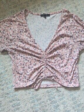 Love Tree Pink Floral Ruched V-Neck Tie-Front Crop Top